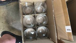 lot 11731 image: 2 Dozen Beer Can Glasses