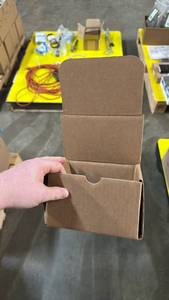 lot 81 image: Shipping Boxes 1 Bundle