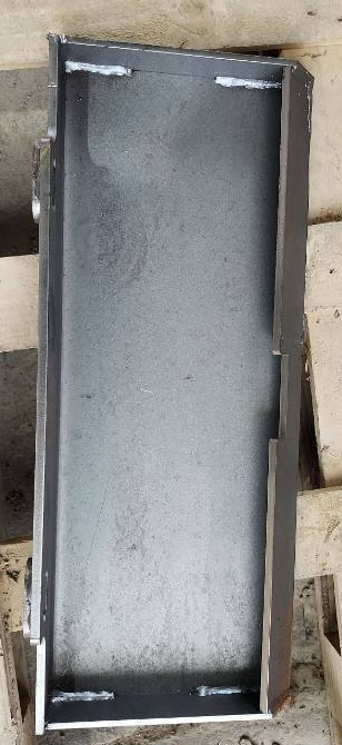 lot 8301 image: Unused MINI Skid Steer Mounting Plate  Universal Mini Attachment Adapter