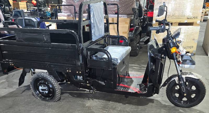 lot 5025 image: Black -IRET13 High-End Electric Tricycle 800W 60V20A - Dump Bed -  This Unit Does Not Run - Bad Control ModuleBoard, No Movement at All - Flat Tire, Back Right Side - See Pics