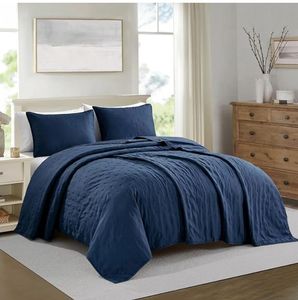 lot 57760 image: Ultrasonic Quilt Set 3-Piece FullQueen Bedding Set Pre-Washed Microfiber Ultra Soft Lightweight Star Bedspread Coverlet Set for All Season, Navy - Retail $30