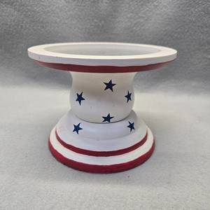 lot 447 image: Patriotic Ceramic Candle Holder with Stars and Stripes