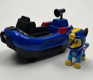 lot 108 image: Paw Patrol Chase Police Pup Ultimate Rescue Vehicle with Figure