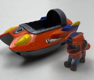 lot 121 image: Paw Patrol Zuma Sub Patroller Submarine with Figure