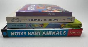 lot 126 image: Childrens Books Bundle with Interactive Sound Features