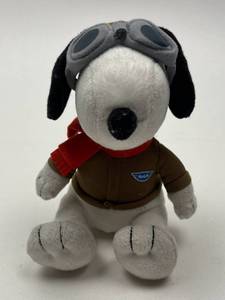 lot 189 image: Snoopy Pilot MetLife Plush Toy