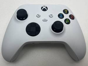 lot 93 image: Microsoft Xbox Series SX Wireless Controller White