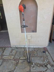 lot 15 image: Echo SRM-225 Gas String Trimmer (Has Compression)