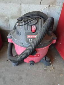 lot 27 image: Craftsman 5.0 Peak HP 12-Gallon WetDry Vac