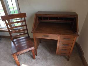 lot 113 image: Roll Top Desk with Chair