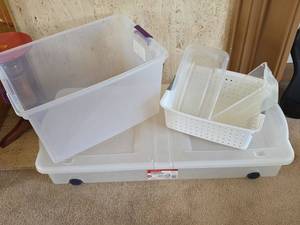 lot 126 image: Plastic Storage Containers Set with Rubbermaid Under-Bed Roller (some missing lids)
