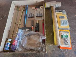 lot 131 image: Mixed Hand Tools and Hardware