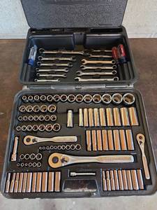 lot 151 image: Craftsman Large Mechanics Tool Set with Carrying Case
