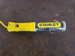 lot 158 image: Stanley Handheld Work Light (powers on)