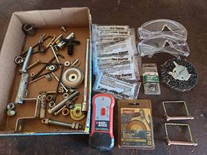 lot 160 image: Mixed Hardware and Tools