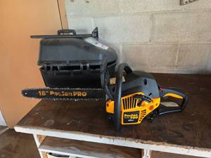 lot 166 image: Poulan Pro PP4218A 42cc 18-Inch Gas Chainsaw with Carry Case (Has Compression)