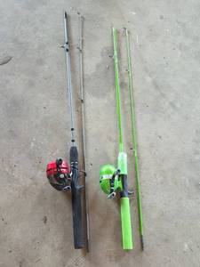 lot 176 image: 2 Fishing Rod and Reels