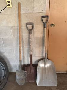 lot 177 image: Set of 3 Shovels - Spade, Square Point, and Aluminum Scoop