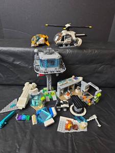 lot 225 image: LEGO Jurassic World Research Lab Playset with Helicopter and Vehicles