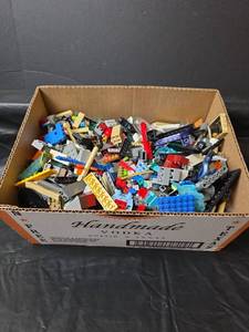 lot 227 image: Bulk Mixed LEGO Building Blocks and Pieces