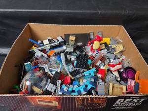 lot 228 image: Mixed LEGO Building Blocks and Parts