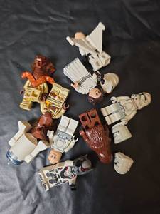 lot 233 image: LEGO Star Wars Minifigures