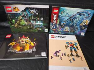 lot 266 image: LEGO Building Instruction Booklets