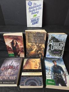 lot 272 image: Science Fiction Fantasy Book Collection - 7 Paperback Novels