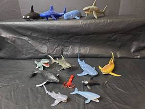 lot 308 image: Mixed Marine Life Animal Toy Collection