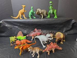 lot 310 image: Plastic Dinosaur Figures