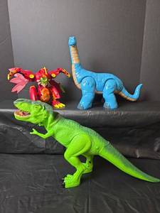 lot 311 image: Mixed Dinosaur Action Figures