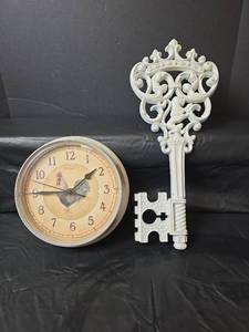 lot 331 image: Chaney Rooster Wall Clock with Decorative White Key