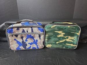 lot 337 image: Camouflage Insulated Lunch Bags