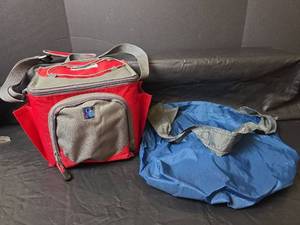 lot 339 image: Inner Sol Integrated Cooling System Insulated Cooler Bag with Blue Market Bag