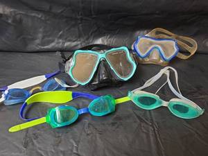 lot 395 image: Swimming Goggles and Diving Masks