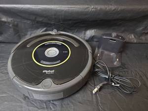 lot 400 image: iRobot Roomba 650 Robotic Vacuum Cleaner
