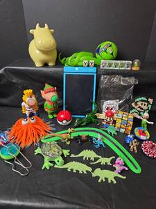 lot 415 image: Mixed Toy Collection