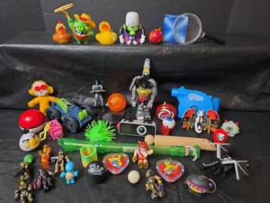 lot 417 image: Mixed Toy Collection Lot with Action Figures, Games and Accessories