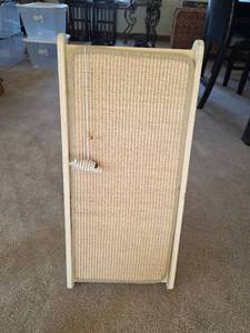 lot 446 image: 2 Position Wood and Woven Cat Scratching Post