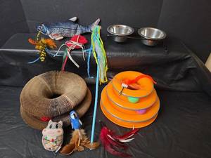 lot 450 image: Cat Toy Bundle with Feeding Bowls