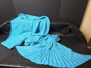 lot 455 image: Blue Knit Mermaid Tail Blanket