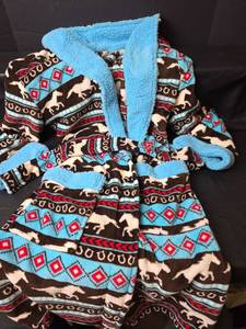lot 472 image: Western Horse Pattern Hooded Bathrobe Size SM