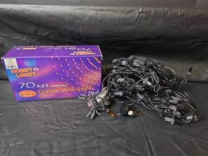 lot 485 image: 2 Sets of 70ct Light Corner Web Lights Halloween Decoration