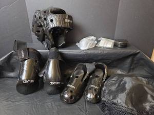 lot 495 image: Century Martial Arts Sparring Gear Set with Headgear and Protective Equipment