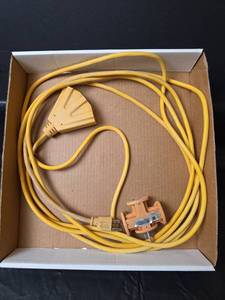lot 521 image: Extension Cord with Multiplug End