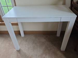 lot 531 image: White Writing Desk with Drawer (needs tightened)