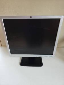 lot 532 image: HP Compaq LE1911 19-Inch LCD Monitor
