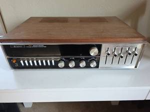 lot 536 image: Nivico FET Solid State FM-AM Stereo Receiver Model 5003 (Powers on)