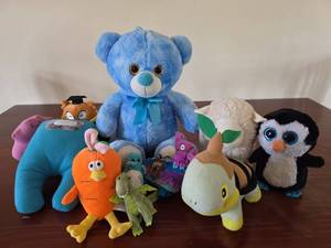 lot 546 image: Mixed Stuffed Animal Plush Toys