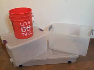 lot 594 image: Plastic Storage Container Set with 5-Gallon Bucket